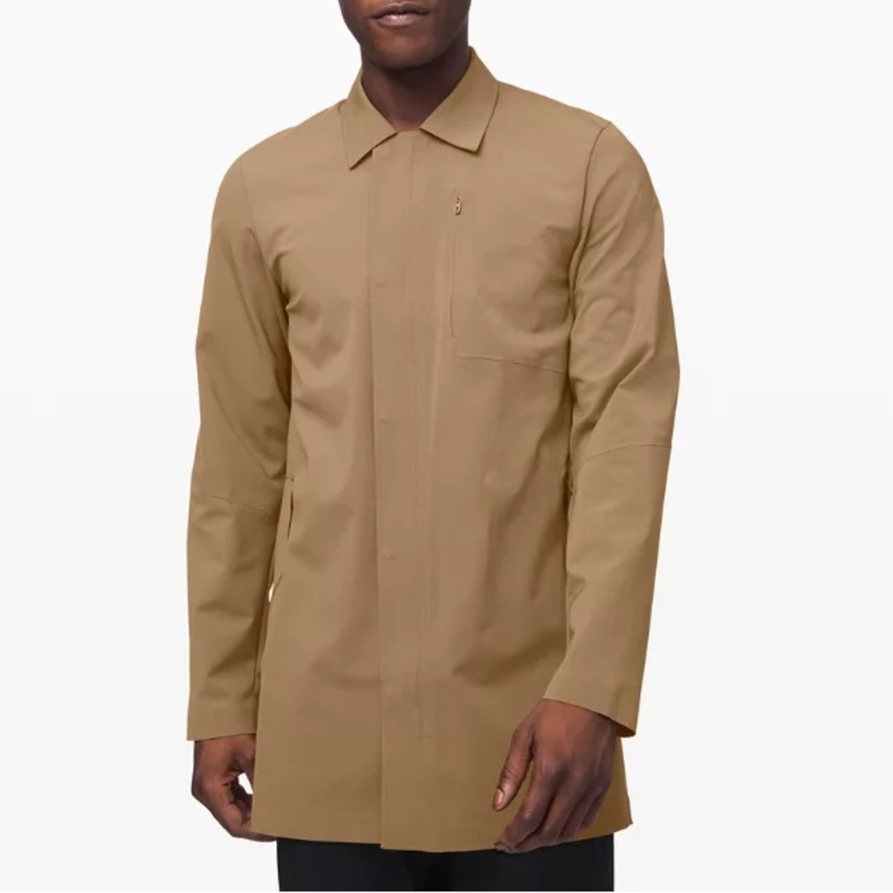 Lululemon men’s drivers coat. Khaki, size Medium. NWOT